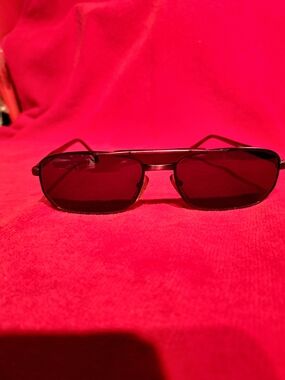 Slim Rectangular Metal Sunglasses in Black